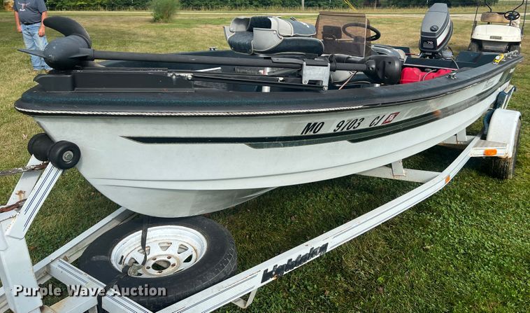 image for item JM9205 1988 Ranger Fisherman  boat