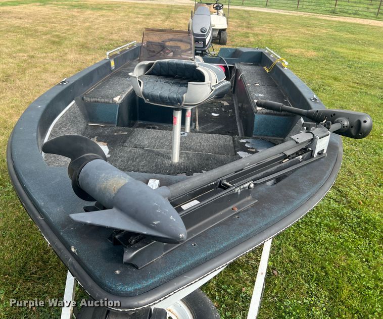 image for item JM9205 1988 Ranger Fisherman  boat