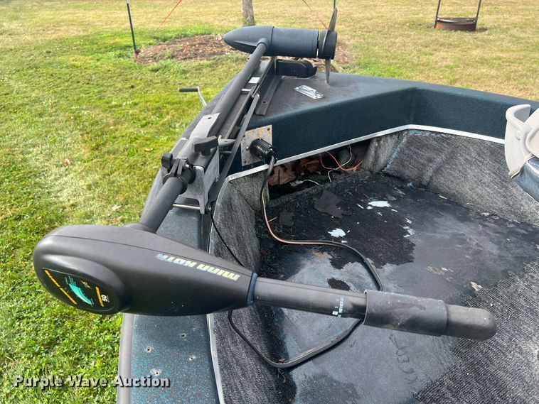 image for item JM9205 1988 Ranger Fisherman  boat