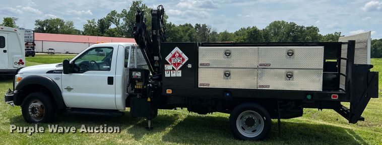 image for item JM9256 2014 Ford F550  flatbed truck