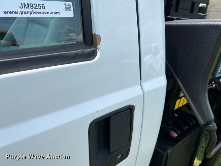 image for item JM9256 2014 Ford F550  flatbed truck