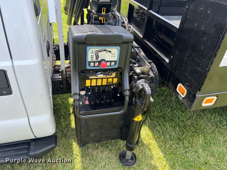 image for item JM9256 2014 Ford F550  flatbed truck