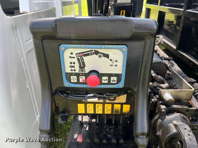 image for item JM9256 2014 Ford F550  flatbed truck