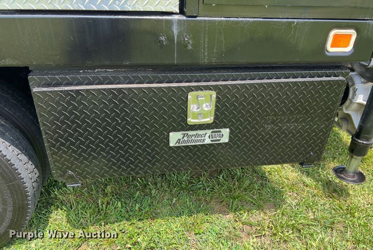 image for item JM9256 2014 Ford F550  flatbed truck