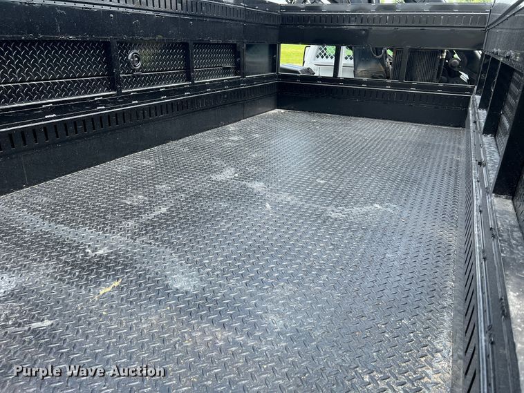 image for item JM9256 2014 Ford F550  flatbed truck