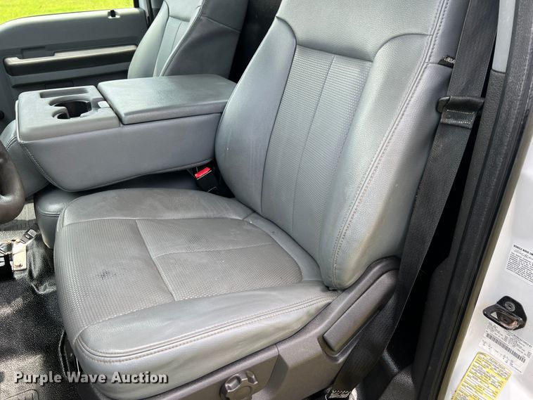 image for item JM9256 2014 Ford F550  flatbed truck