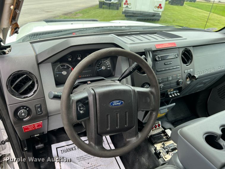 image for item JM9256 2014 Ford F550  flatbed truck