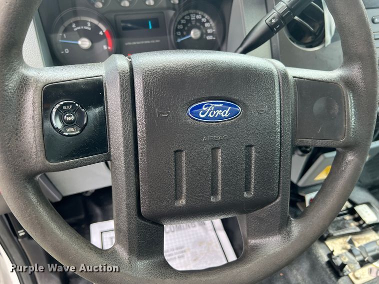 image for item JM9256 2014 Ford F550  flatbed truck