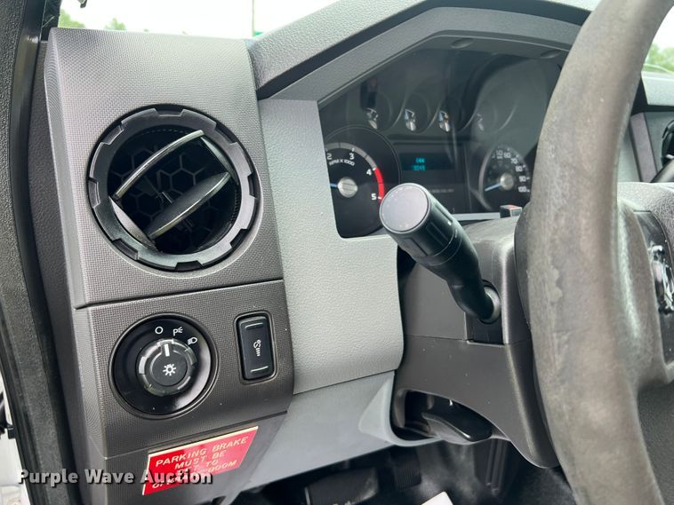 image for item JM9256 2014 Ford F550  flatbed truck