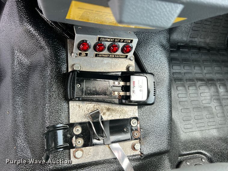 image for item JM9256 2014 Ford F550  flatbed truck