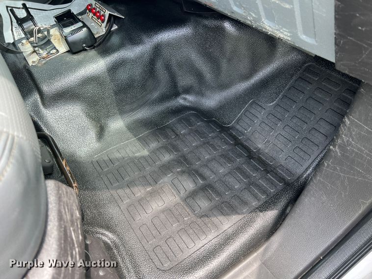 image for item JM9256 2014 Ford F550  flatbed truck