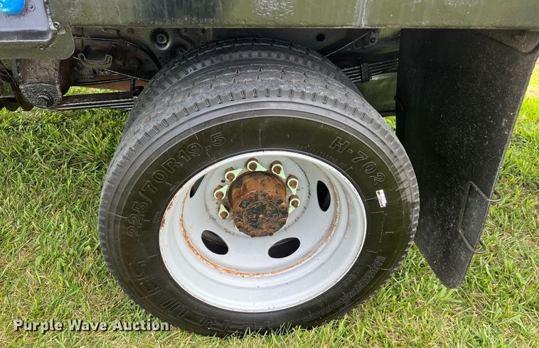 image for item JM9256 2014 Ford F550  flatbed truck