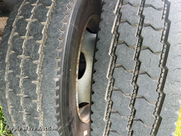 image for item JM9256 2014 Ford F550  flatbed truck