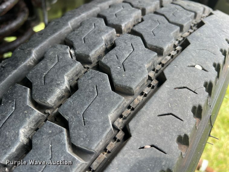 image for item JM9256 2014 Ford F550  flatbed truck