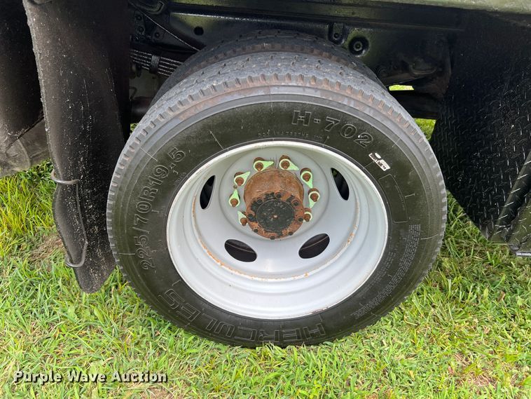 image for item JM9256 2014 Ford F550  flatbed truck