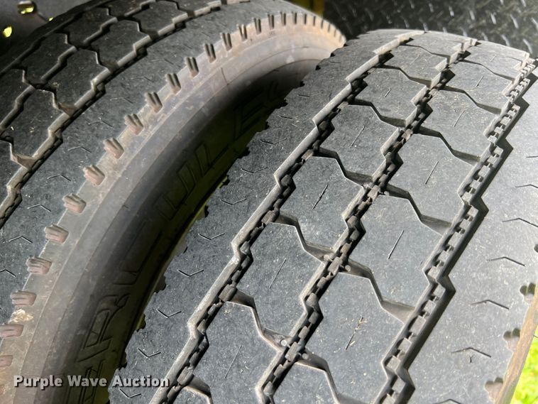 image for item JM9256 2014 Ford F550  flatbed truck