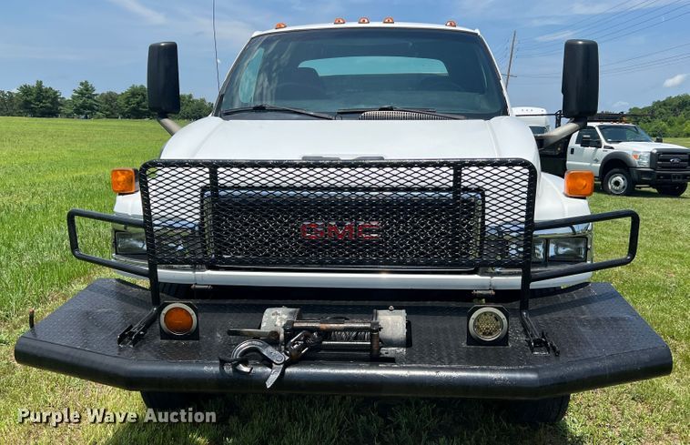 image for item JM9258 2006 GMC C4500  flatbed truck