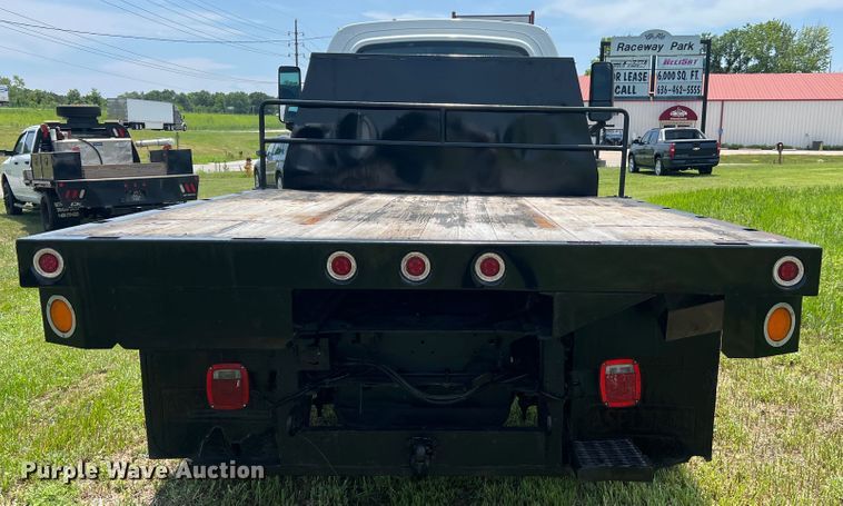image for item JM9258 2006 GMC C4500  flatbed truck