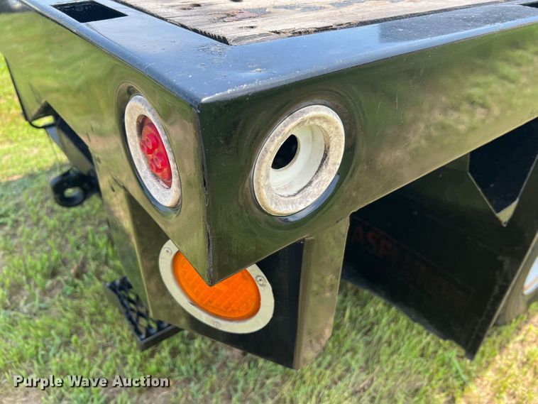 image for item JM9258 2006 GMC C4500  flatbed truck