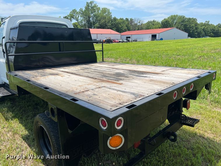 image for item JM9258 2006 GMC C4500  flatbed truck