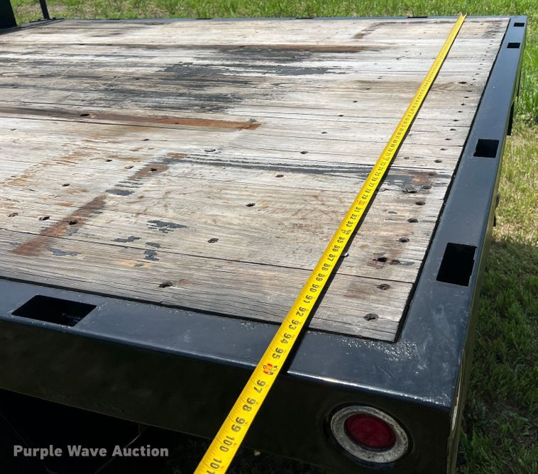 image for item JM9258 2006 GMC C4500  flatbed truck