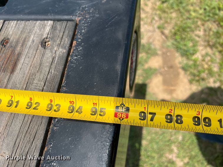 image for item JM9258 2006 GMC C4500  flatbed truck