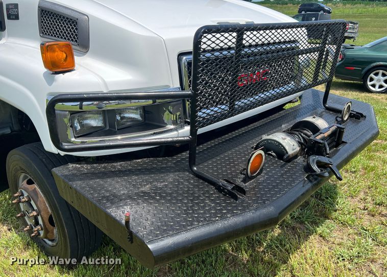 image for item JM9258 2006 GMC C4500  flatbed truck