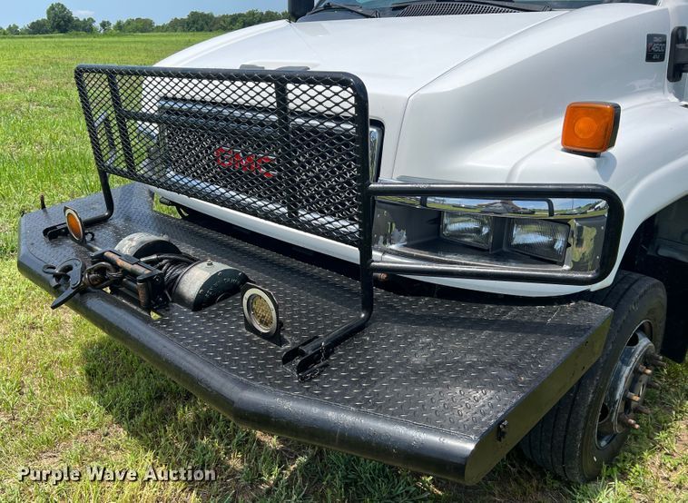 image for item JM9258 2006 GMC C4500  flatbed truck
