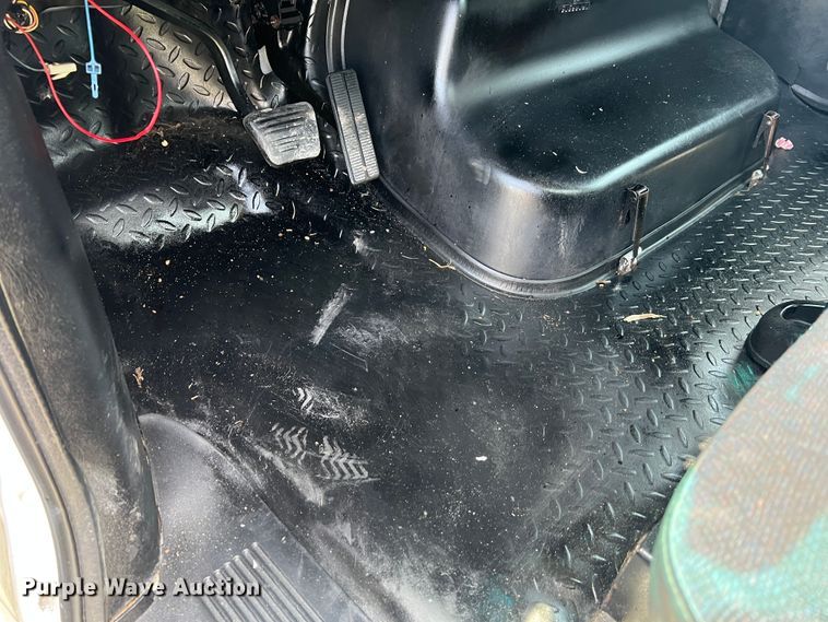 image for item JM9258 2006 GMC C4500  flatbed truck