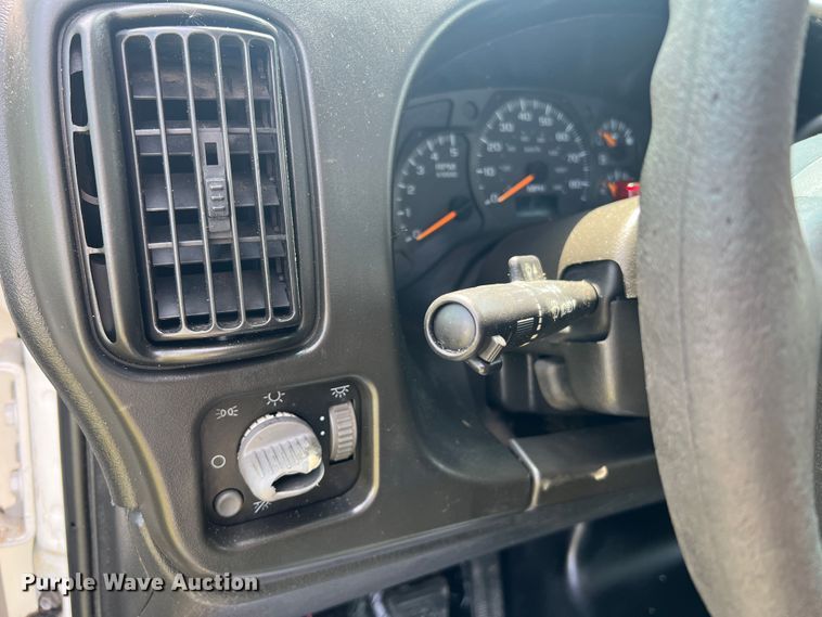 image for item JM9258 2006 GMC C4500  flatbed truck