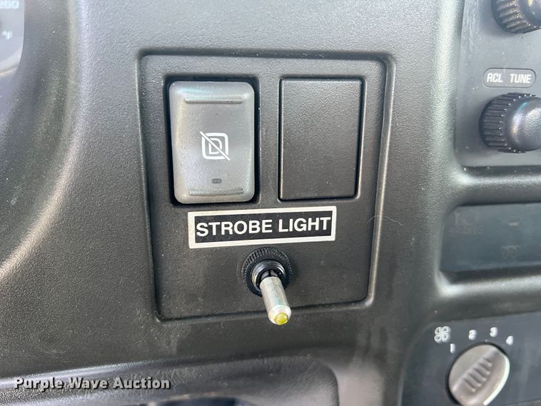 image for item JM9258 2006 GMC C4500  flatbed truck