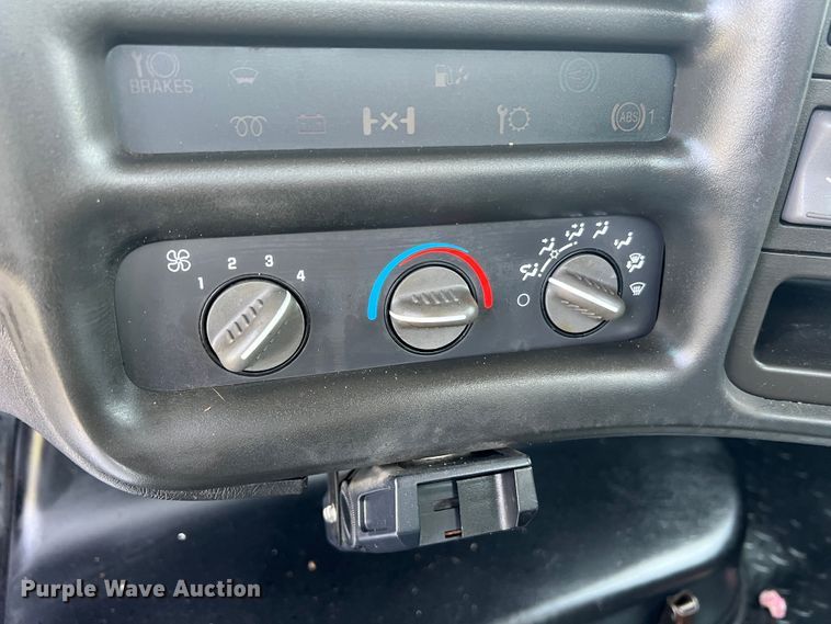 image for item JM9258 2006 GMC C4500  flatbed truck