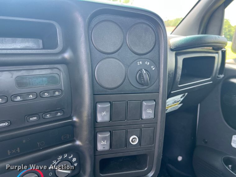 image for item JM9258 2006 GMC C4500  flatbed truck