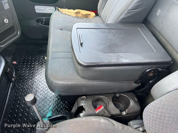 image for item JM9258 2006 GMC C4500  flatbed truck