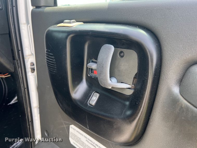 image for item JM9258 2006 GMC C4500  flatbed truck