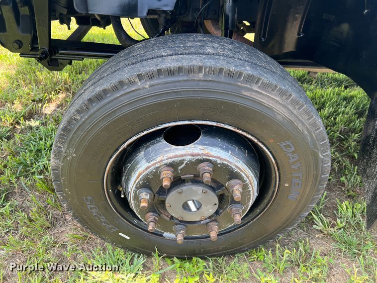 image for item JM9258 2006 GMC C4500  flatbed truck