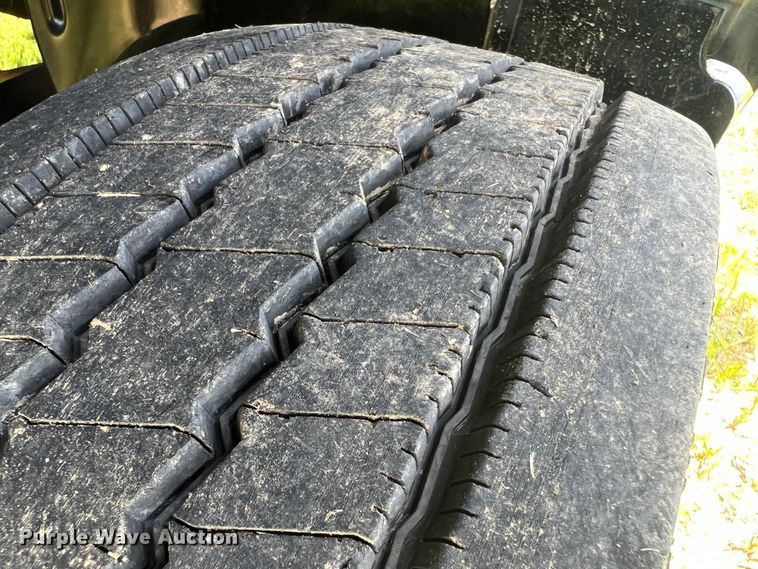 image for item JM9258 2006 GMC C4500  flatbed truck