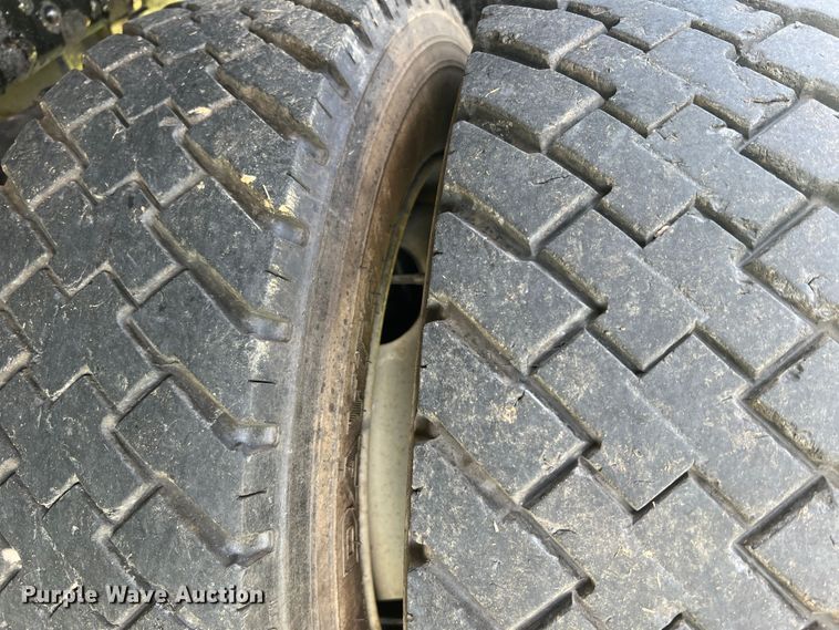 image for item JM9258 2006 GMC C4500  flatbed truck