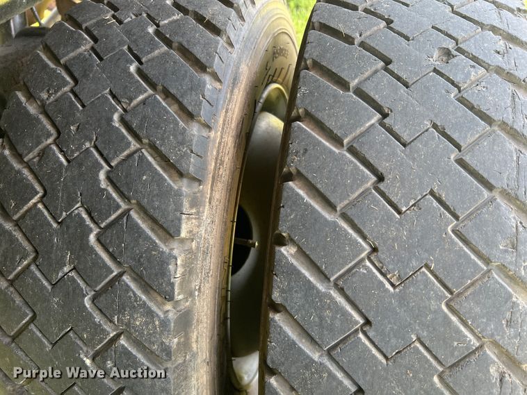 image for item JM9258 2006 GMC C4500  flatbed truck