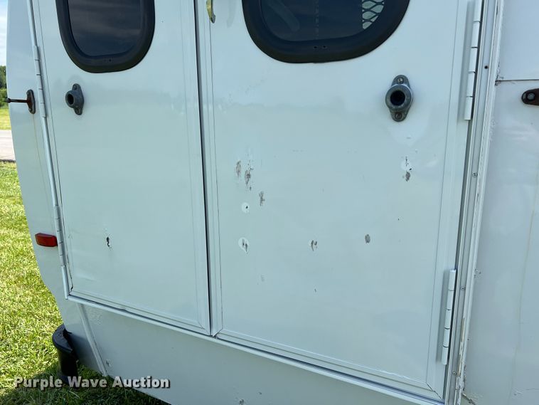 image for item JM9265 2011 Ford E350 Super Duty  shuttle bus