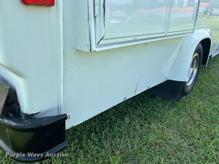 image for item JM9265 2011 Ford E350 Super Duty  shuttle bus