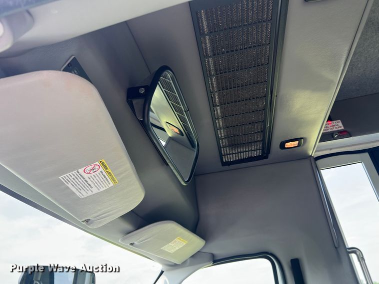 image for item JM9265 2011 Ford E350 Super Duty  shuttle bus