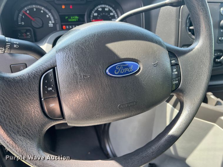 image for item JM9265 2011 Ford E350 Super Duty  shuttle bus