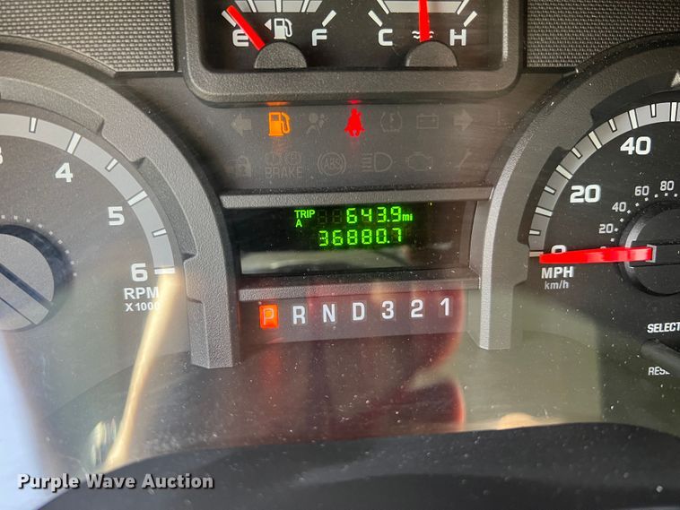 image for item JM9265 2011 Ford E350 Super Duty  shuttle bus