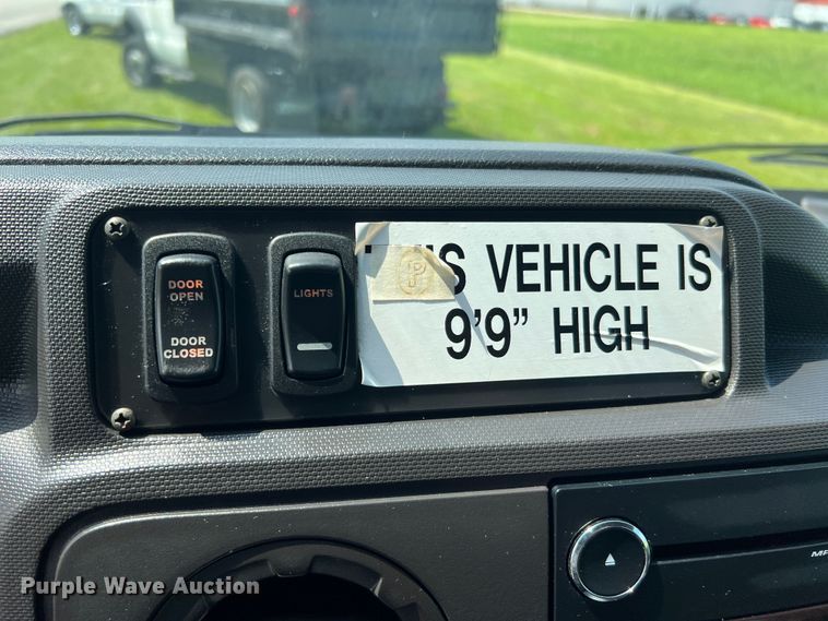 image for item JM9265 2011 Ford E350 Super Duty  shuttle bus