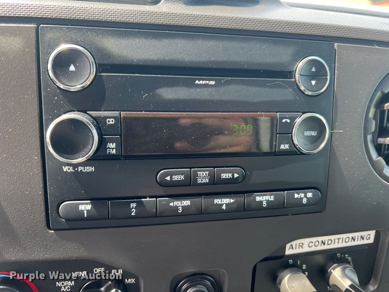 image for item JM9265 2011 Ford E350 Super Duty  shuttle bus