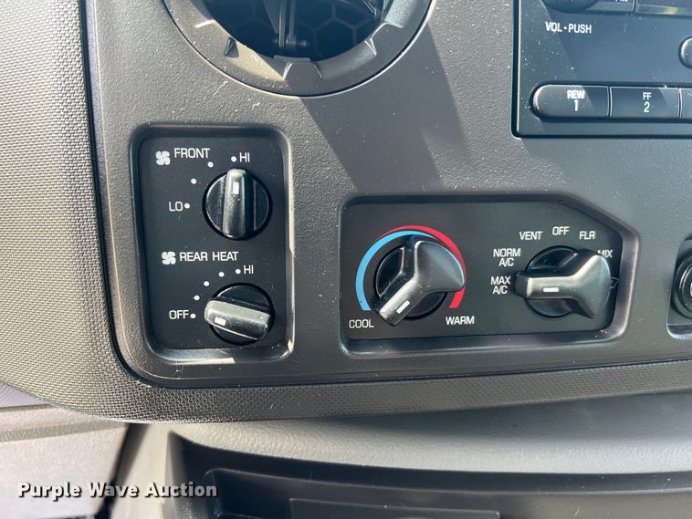 image for item JM9265 2011 Ford E350 Super Duty  shuttle bus