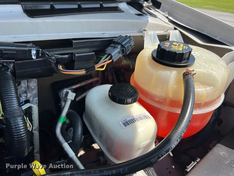 image for item JM9265 2011 Ford E350 Super Duty  shuttle bus