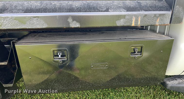 image for item JM9267 2012 Ford F550 XL  dump truck