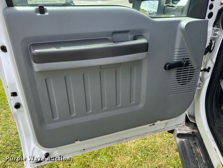 image for item JM9267 2012 Ford F550 XL  dump truck